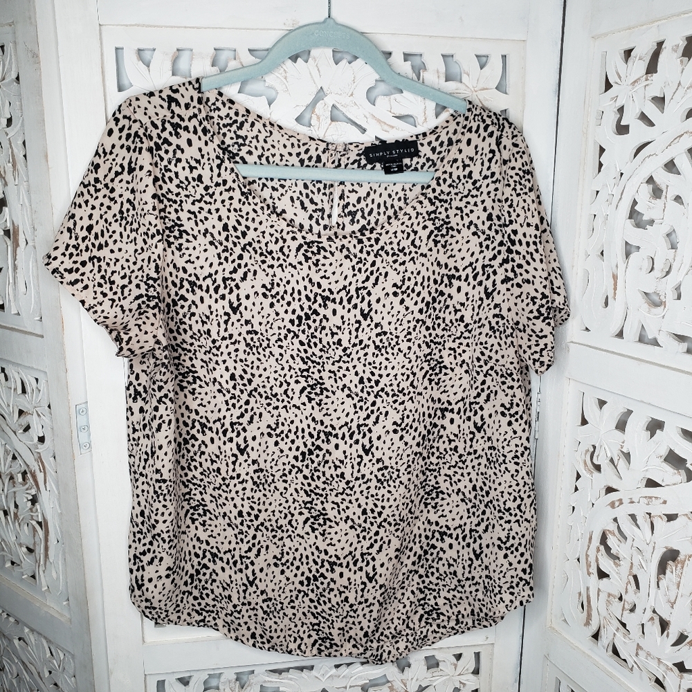 Simply Style Black and Tan Cheetah Print Blouse